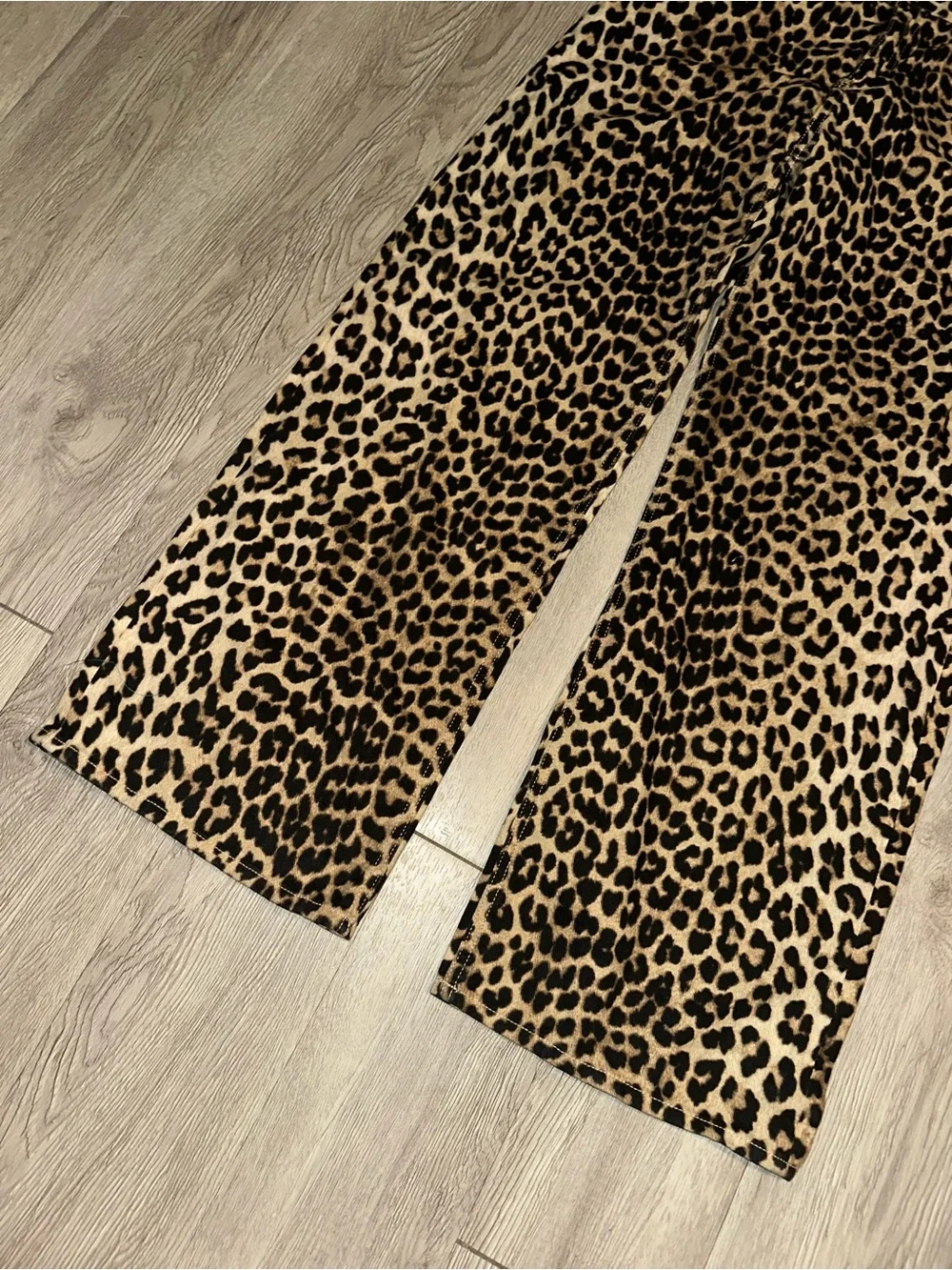 H&M Leopard Print Pants Wide Leg Denim Trendy Style Casual Womens Sz 6